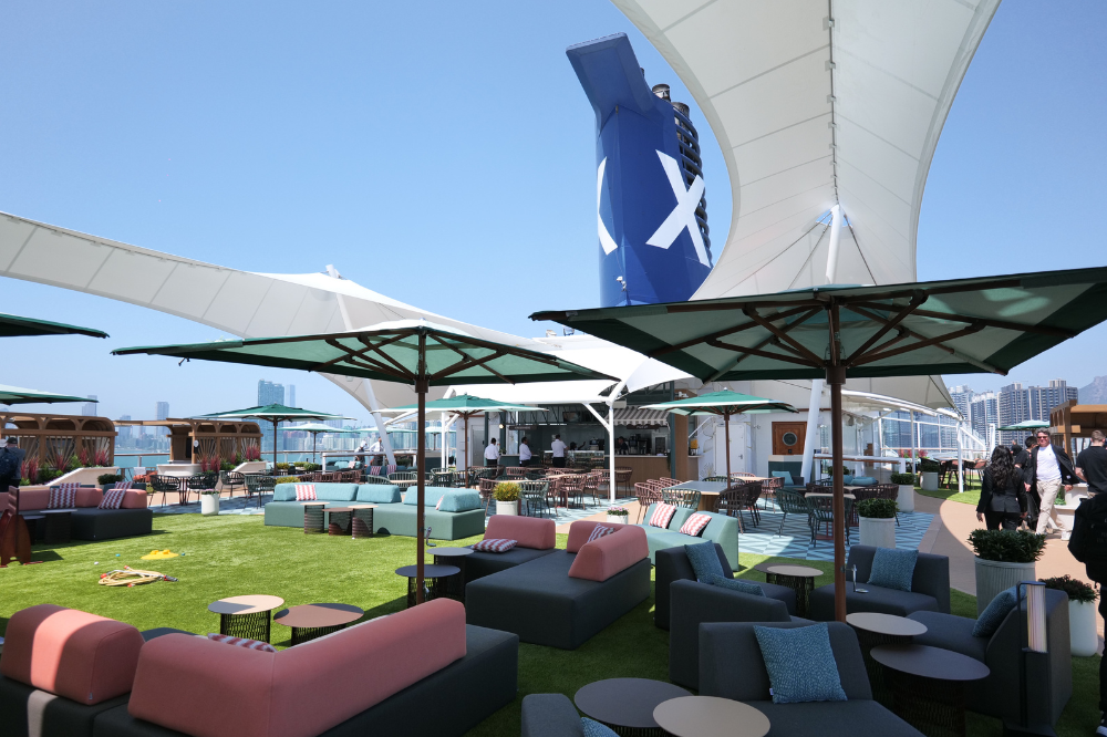 images/Ship photos/Solstice 極致號/SL_Sunset park (new).png
